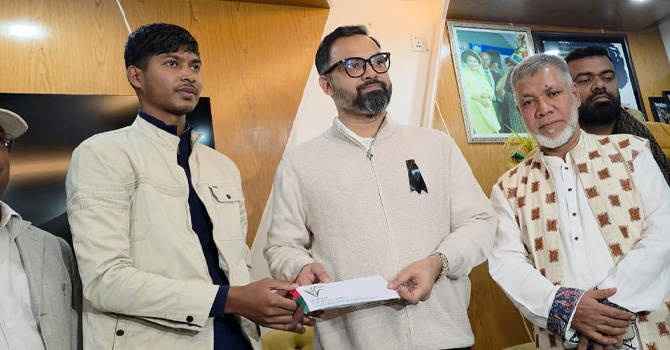 বিশ্বকাপ জয়ী ক্রিকেটার শাহীন আলমের পাশে তারেক রহমান, আর্থিক সহায়তা প্রদান