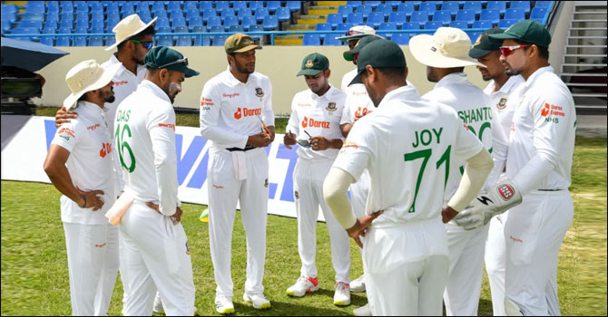 ব্যাটারদের উপায় খুঁজে বের করতে হবে, সহজ সমাধান: সাকিব
