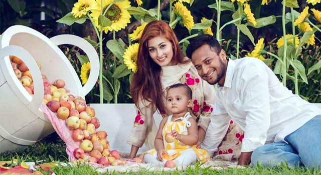 আমার পুরো জগতটাই দু’জন ভালোবাসার মানুষ দিয়ে ঘেরা : সাকিব