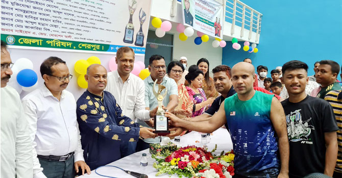 শেরপুরে মুজিব শতবর্ষ ব্যাডমিন্টনে ছলুর এনাম-গৌরব জুটি চ্যম্পিয়ন