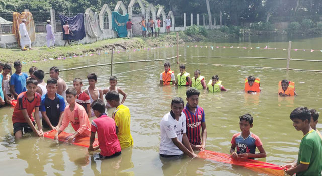 দীর্ঘমেয়াদী সাঁতার প্রশিক্ষণ পাচ্ছে কুড়িগ্রামের কিশোর-কিশোরীরা