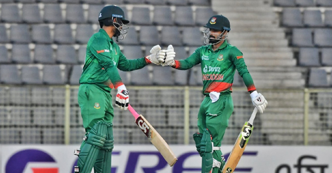 বাংলাদেশের প্রথম ১০ উইকেটের জয়