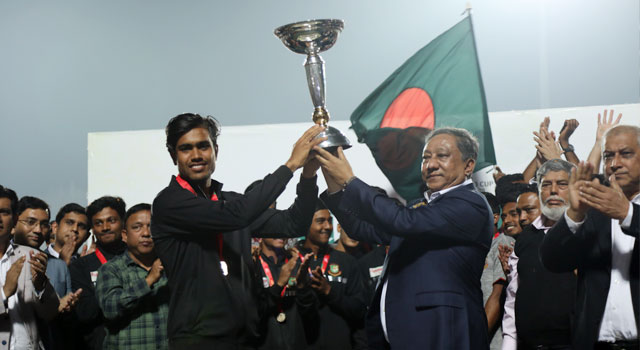 দুই বছর লাখ টাকা করে সম্মানী পাবেন বিশ্বজয়ী যুবারা