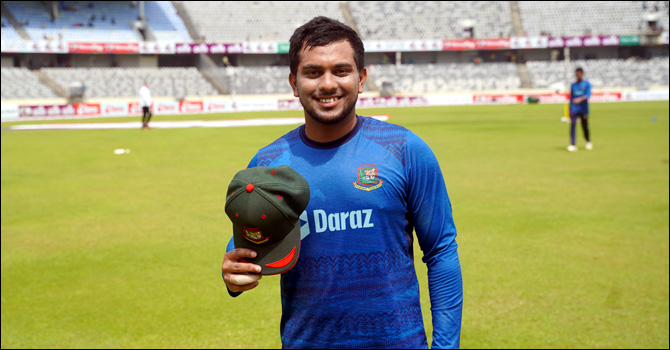 ওয়ানডে অভিষেকে ১ রানে থামলেন জাকির হাসান