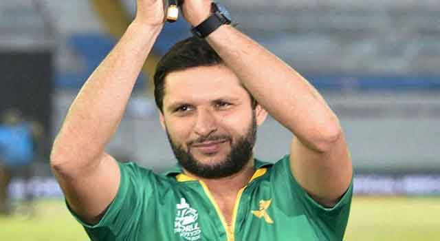 বিপিএলে মাঠে খেলা দেখার আহ্বান আফ্রিদির