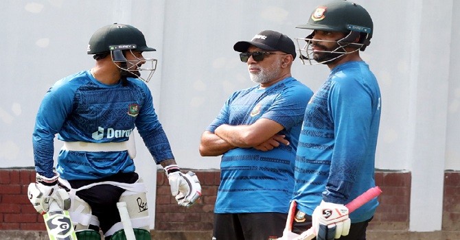 ঘুরে দাঁড়ানোর লড়াই বাংলাদেশের