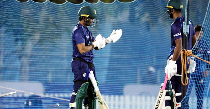 কেউ বলতে পারবে না আমাদের ছক্কা মারার সামর্থ্য নেই: বিজয়