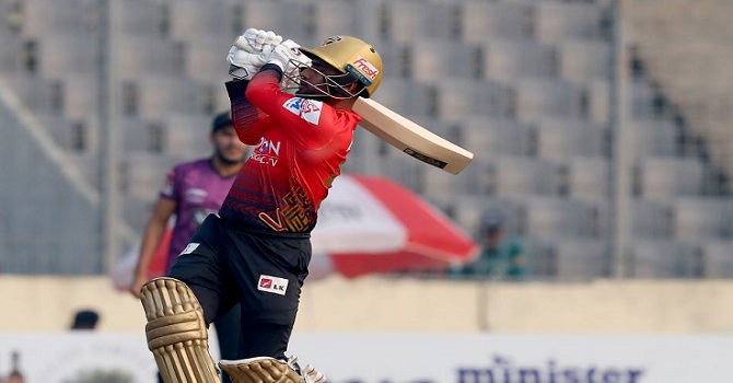 শীর্ষ দু'য়ের লড়াই জমিয়ে তুললো কুমিল্লা