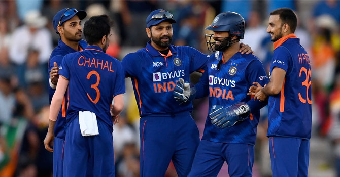 জার্সি স্পনসরের কাছে বিসিসিআইয়ের পাওনা ৮৬ কোটি রুপি