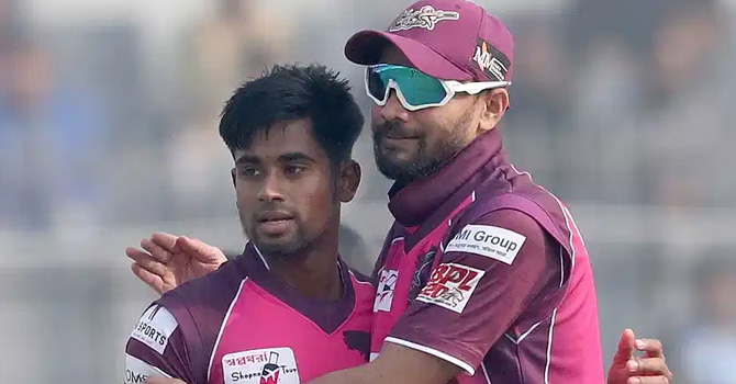 সিলেটে একজন জাদুর কাঠি ‘মাশরাফি’