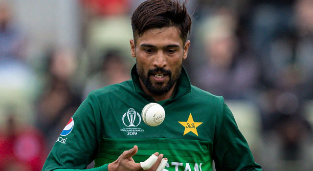 মানসিক চাপ নিতে পারেননি আমির