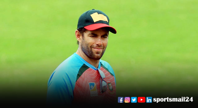 পদত্যাগ করলেন টাইগারদের ব্যাটিং কোচ ম্যাকেঞ্জি