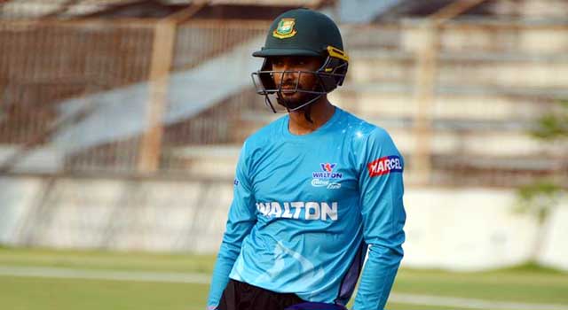 ইনজুরিতে মাহমুদউল্লাহ