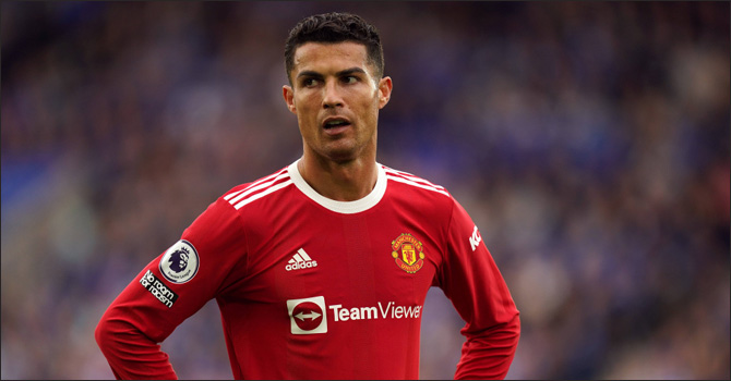 ১৭ বছর পর টানা তিন ম্যাচ সাইড বেঞ্চে রোনালদো