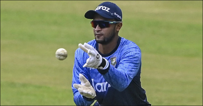 ‘আরও ২-৩ জন অলরাউন্ডার থাকলে এই প্রশ্নগুলো হতো না’