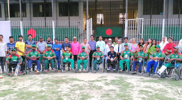 হুইলচেয়ার ক্রিকেটারদের পাশে বিসিবি