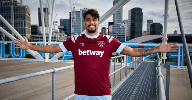 West Ham sign Lyon midfielder Paqueta for 'club record' fee