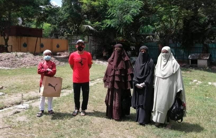 মুশফিকের এই ছবিগুলো এখন ঘুরে বেড়াচ্ছে সামাজিক যোগাযোগমাধ্যমে।